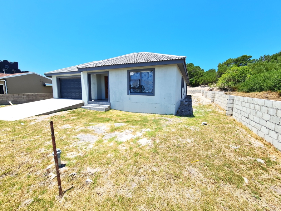 3 Bedroom Property for Sale in Paradise Beach Eastern Cape